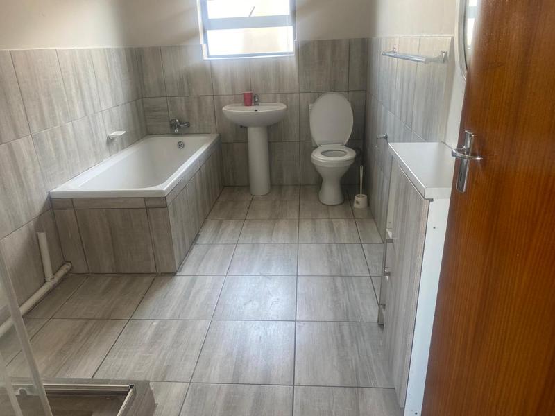To Let 3 Bedroom Property for Rent in Madeira Park Eastern Cape
